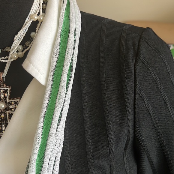 Delightful Ming Wang lightweight sweater. - Picture 4 of 7